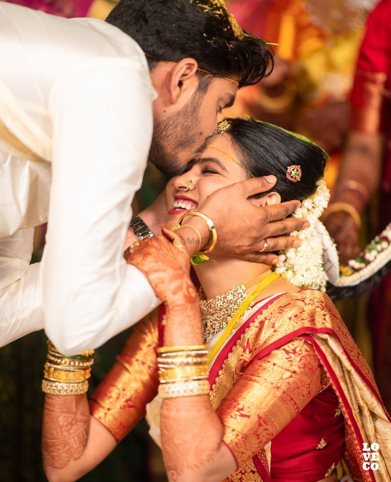 This aww-dorable maharashtrian wedding couple's portrait caught our  attention instantly! 😍😍 Tag the person who makes you believe in… |  Instagram